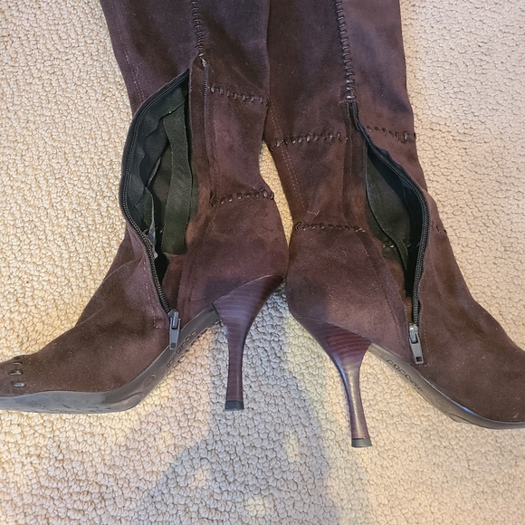 7.5  BCBGirls Y2K Brown knee high boots - Picture 8 of 14